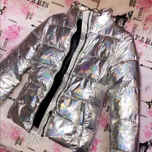 F21 Metallic Puffer